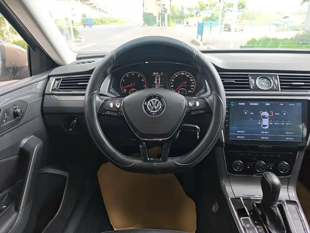 Volkswagen Passat 2016 — фото 11