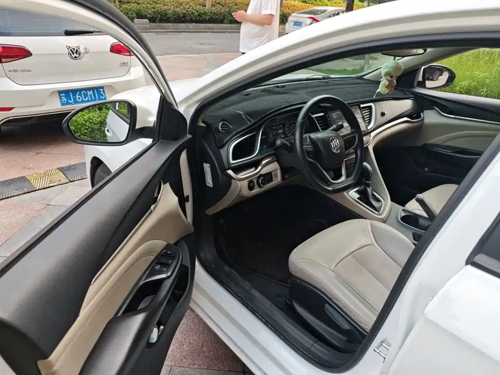 Buick Excelle 2015 — фото 14