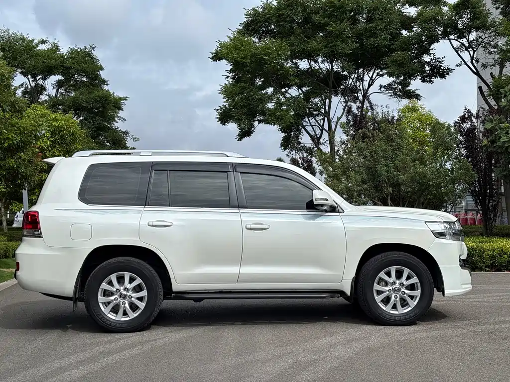 Toyota Land Cruiser 2018 — фото 4