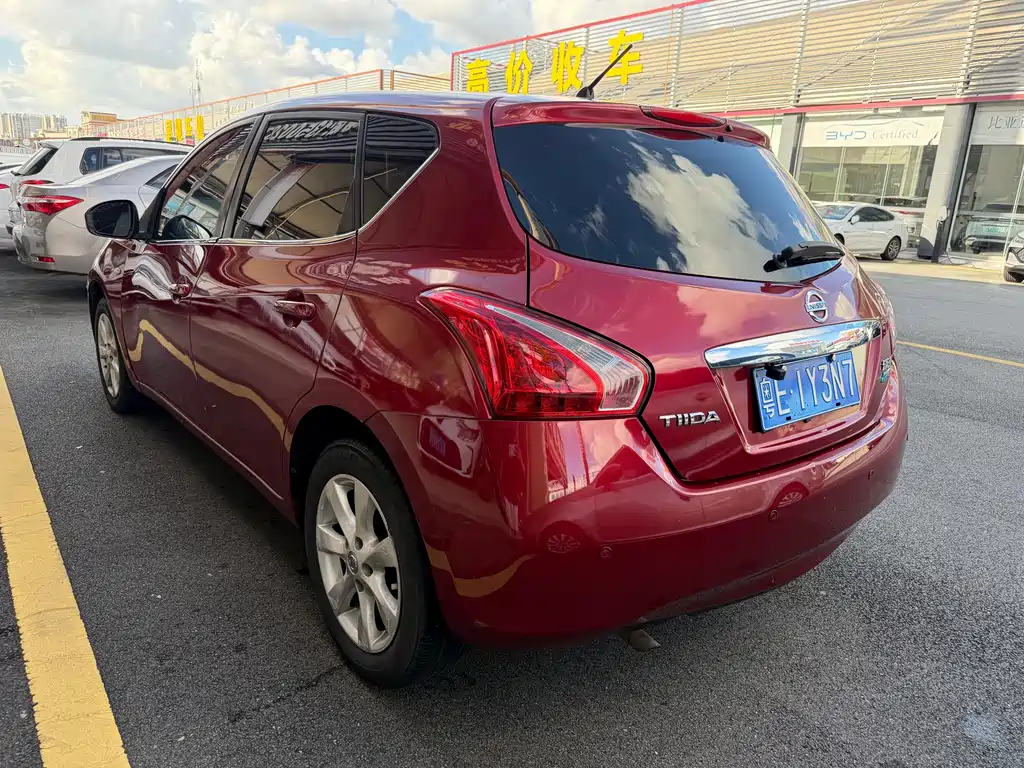 Nissan Tiida 2011