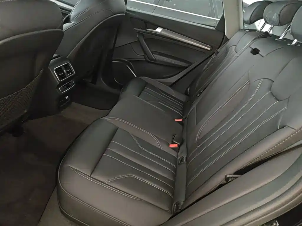 Audi Q5L 2022 — фото 17