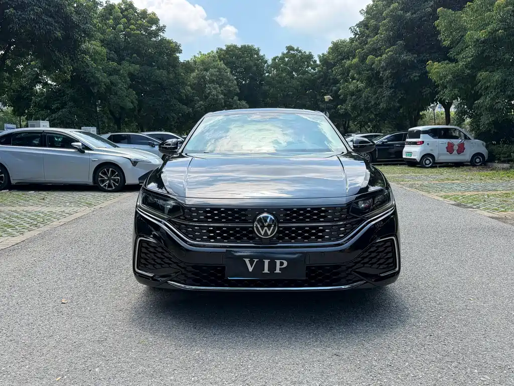 Volkswagen Passat 2024