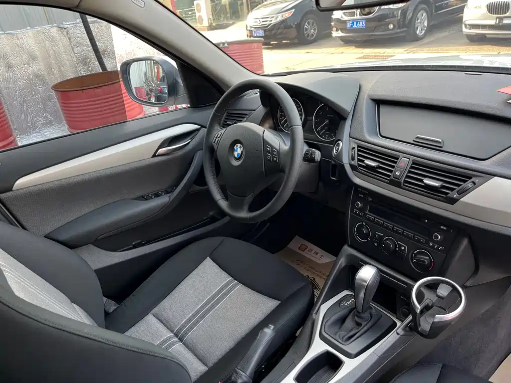 BMW X1 2012 — фото 20