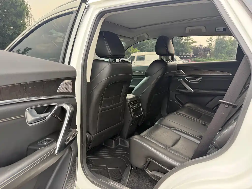 Jetour Jietu X70 PLUS 2021 — фото 11
