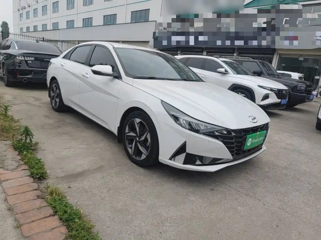 Hyundai Elantra 2022 — фото 4