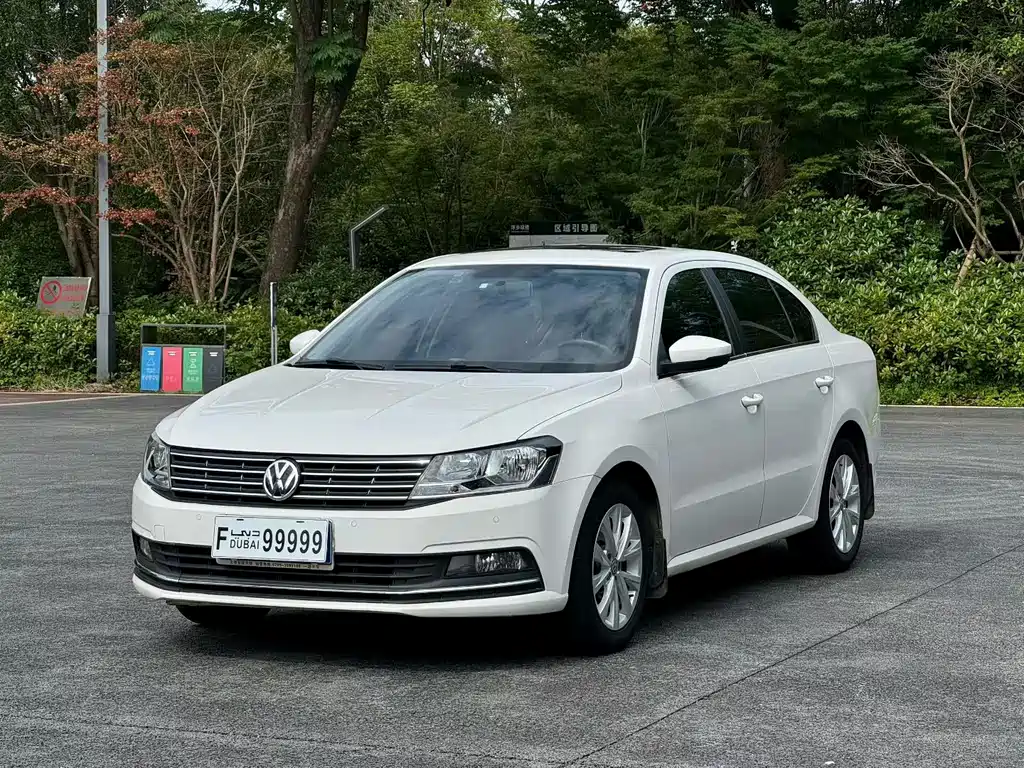 Volkswagen Lavida 2018 — фото 1