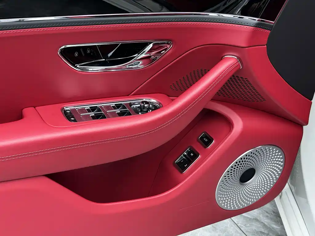 Bentley Flying Spur 2023 — фото 12