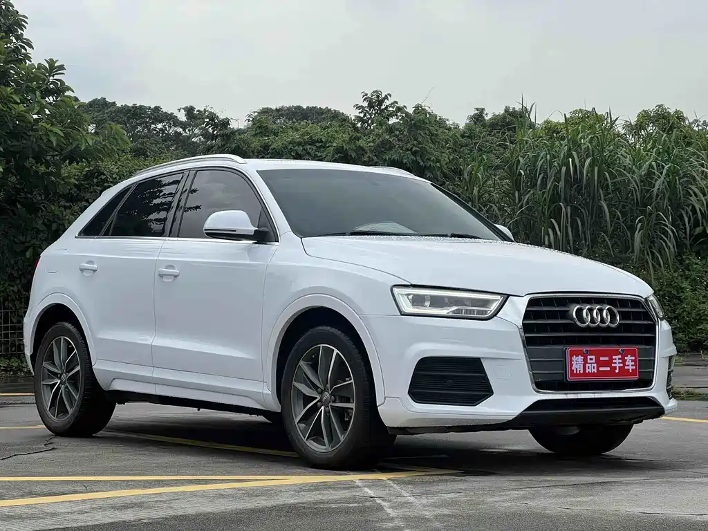 Audi Q3 2019 — фото 8