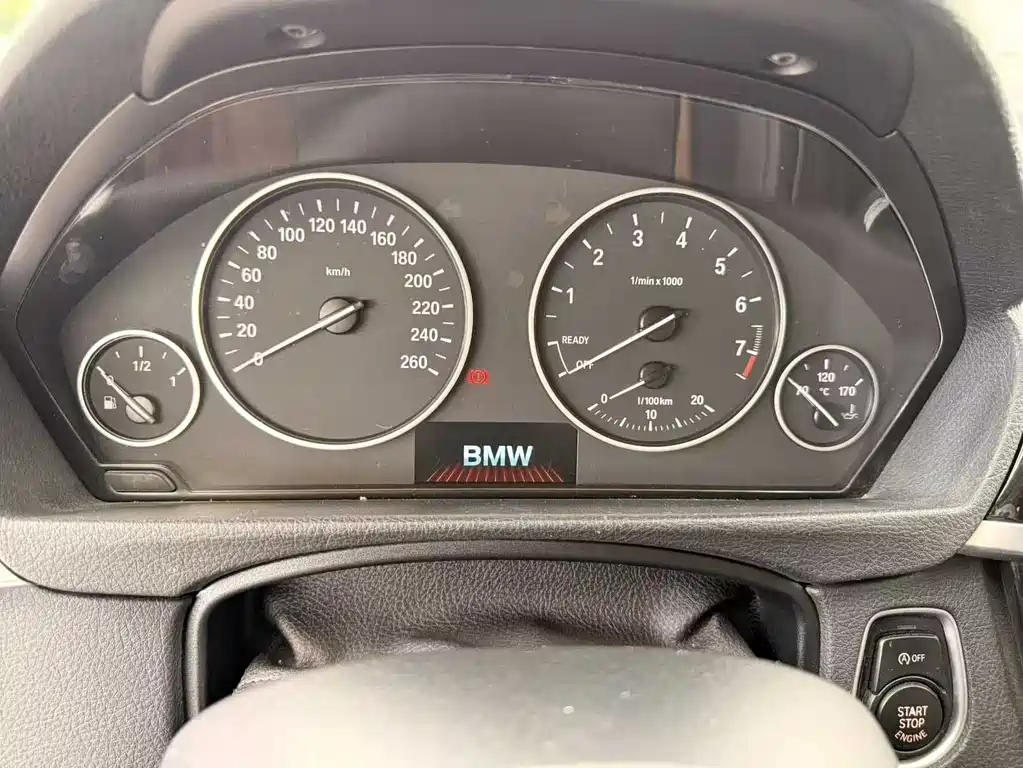 BMW 3 Series 2017 — фото 9