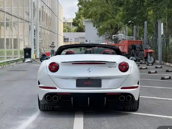 Ferrari California T 2016