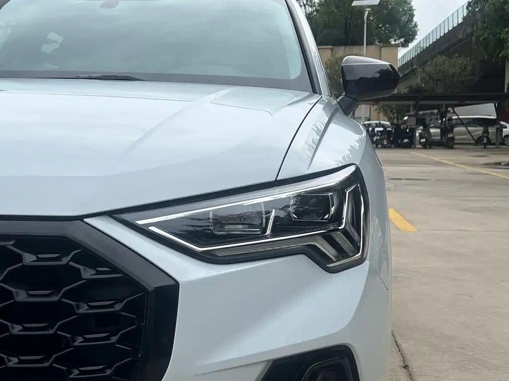 Audi Q3 Sportback 2023 — фото 16