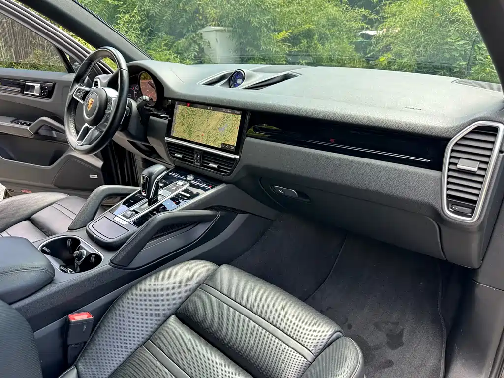Porsche Cayenne 2018 — фото 10