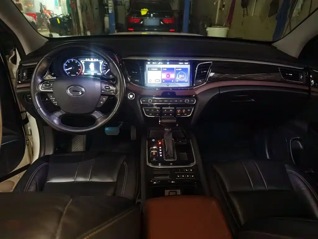 GAC Motor Trumpchi GS8 2019 — фото 10
