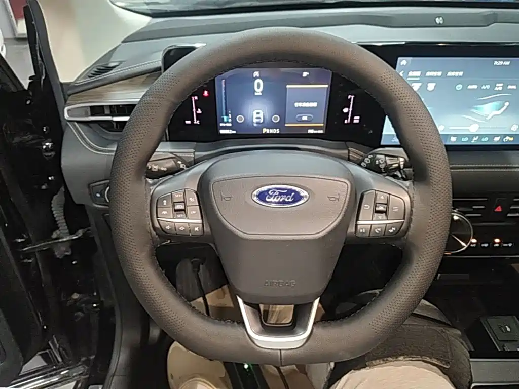 Ford Edge 2023 — фото 11