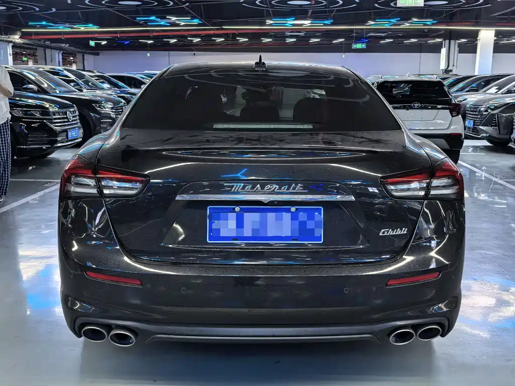 Maserati Ghibli 2021 — фото 17