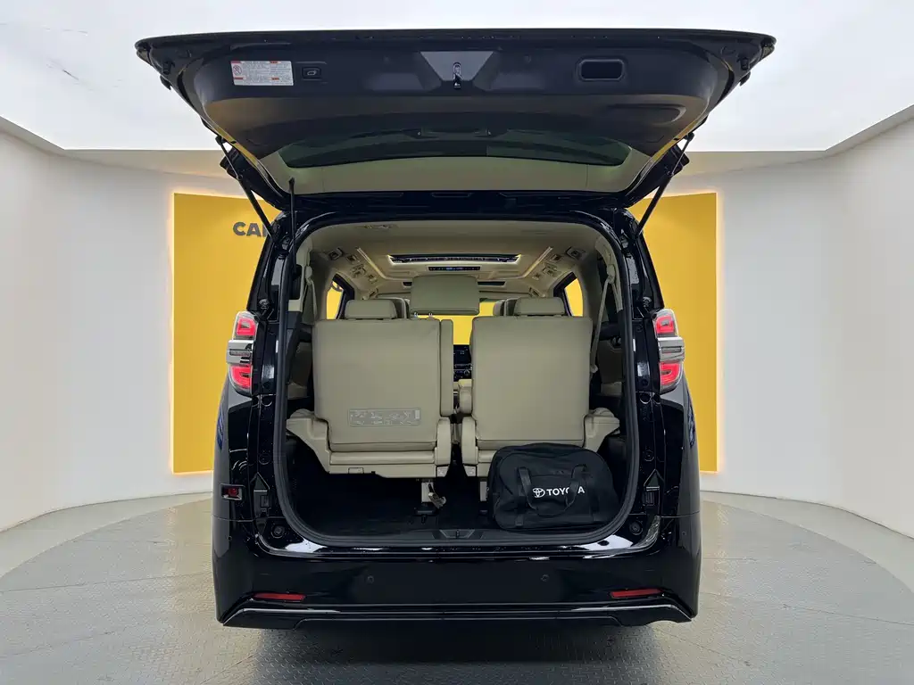 Toyota Vellfire 2022 — фото 24
