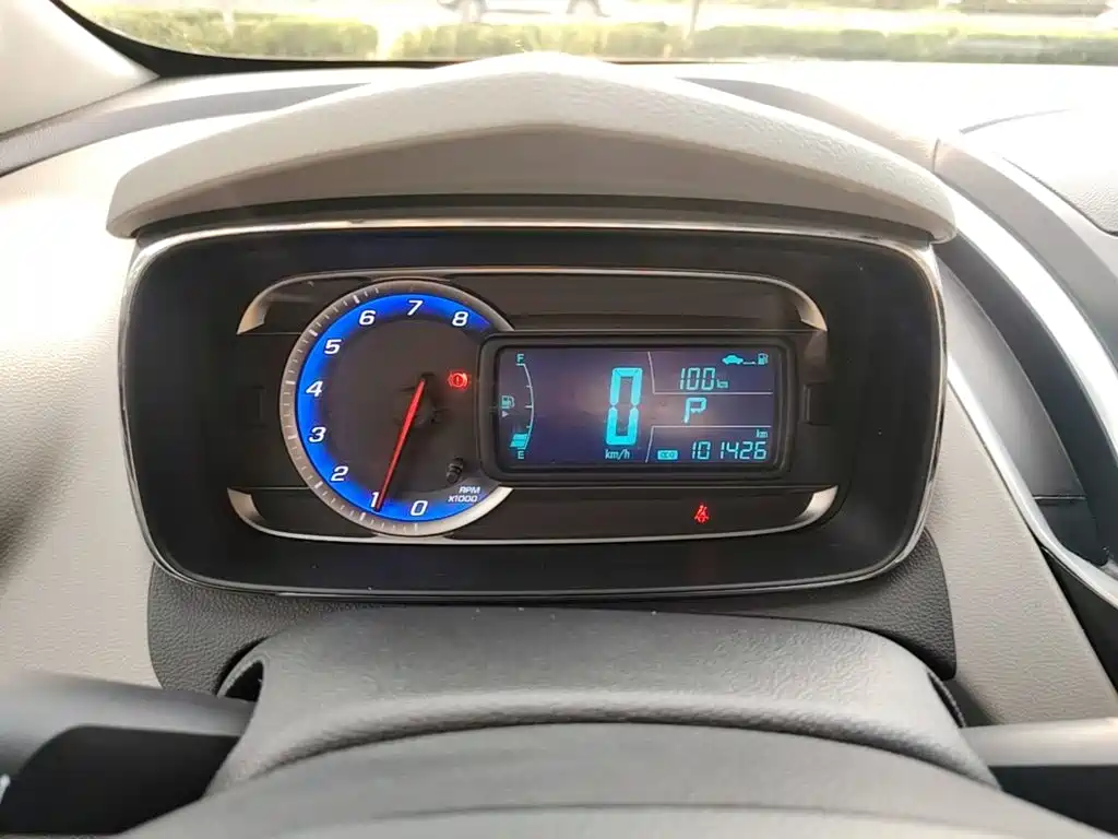 Chevrolet Trax 2015 — фото 12