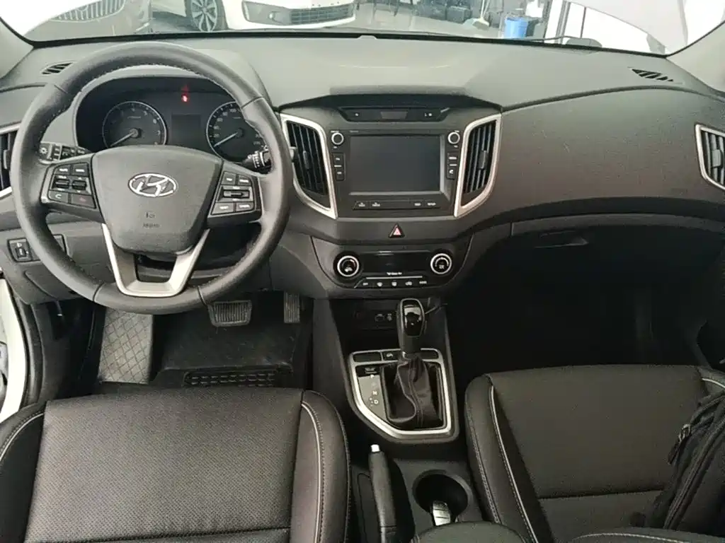 Hyundai ix25 2017 — фото 10