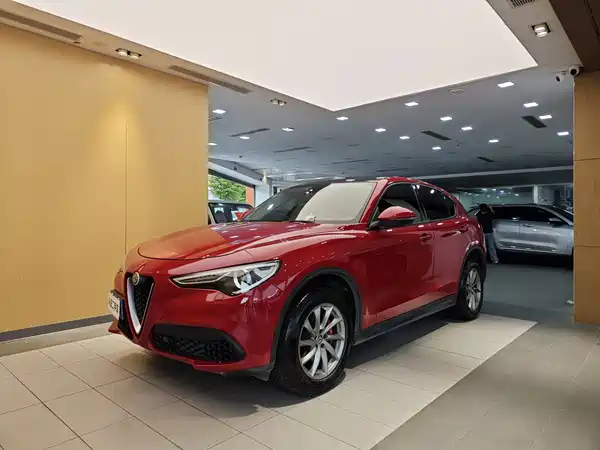 Alfa Romeo Stelvio 2017
