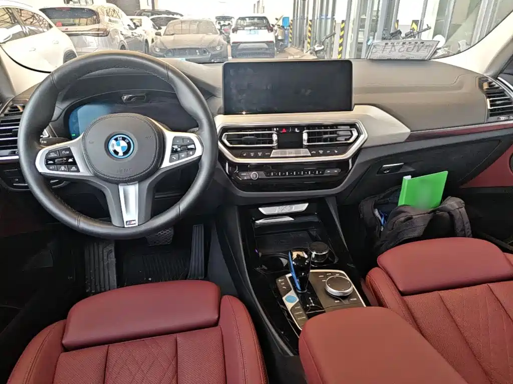 BMW iX3 2021 — фото 10