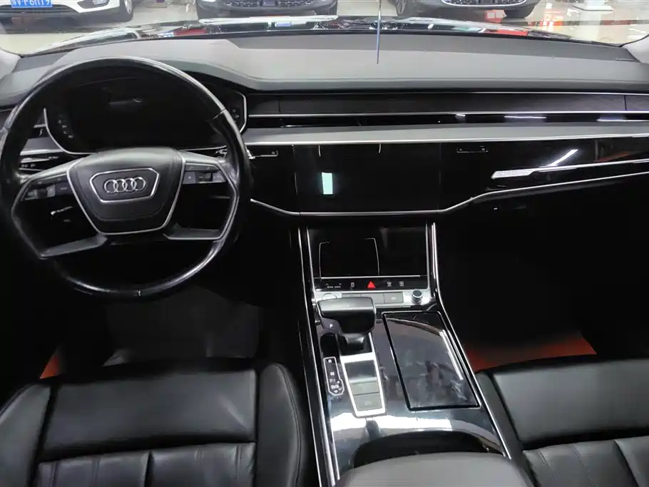 Audi A8 2019 — фото 12