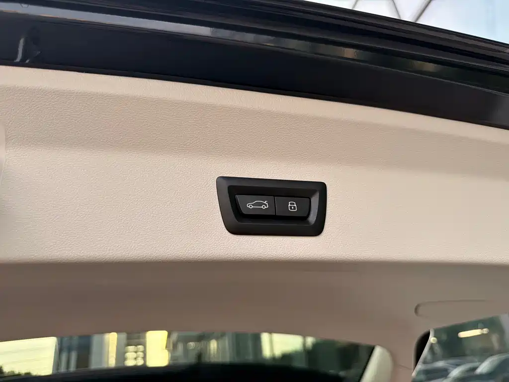 BMW iX3 2025 — фото 28