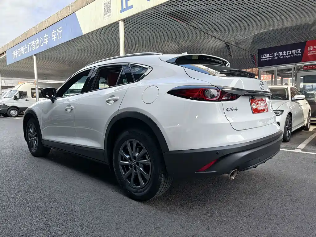 Mazda CX-4 2023