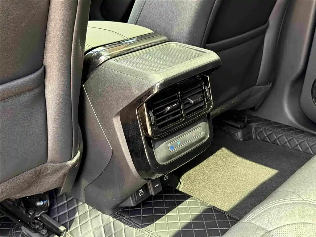 Land Rover Evoque 2024 — фото 12