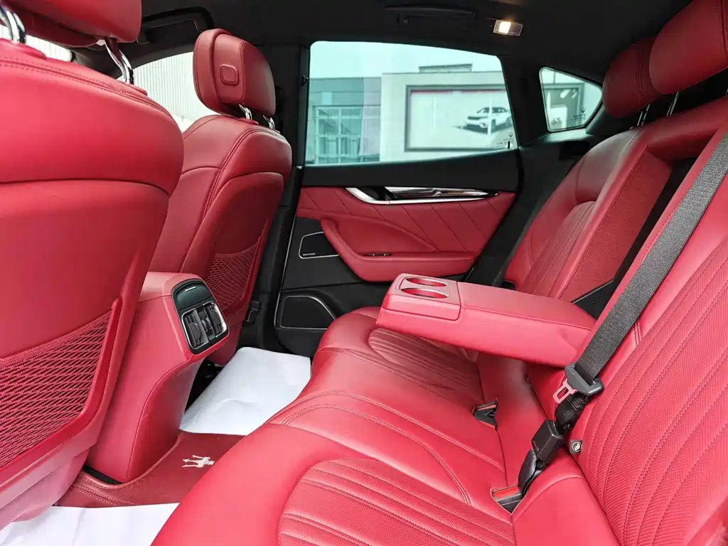 Maserati Levante 2021 — фото 16