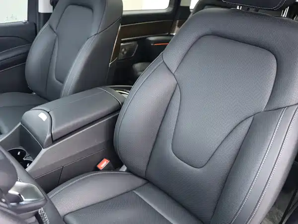 Mercedes-Benz V-Class 2024