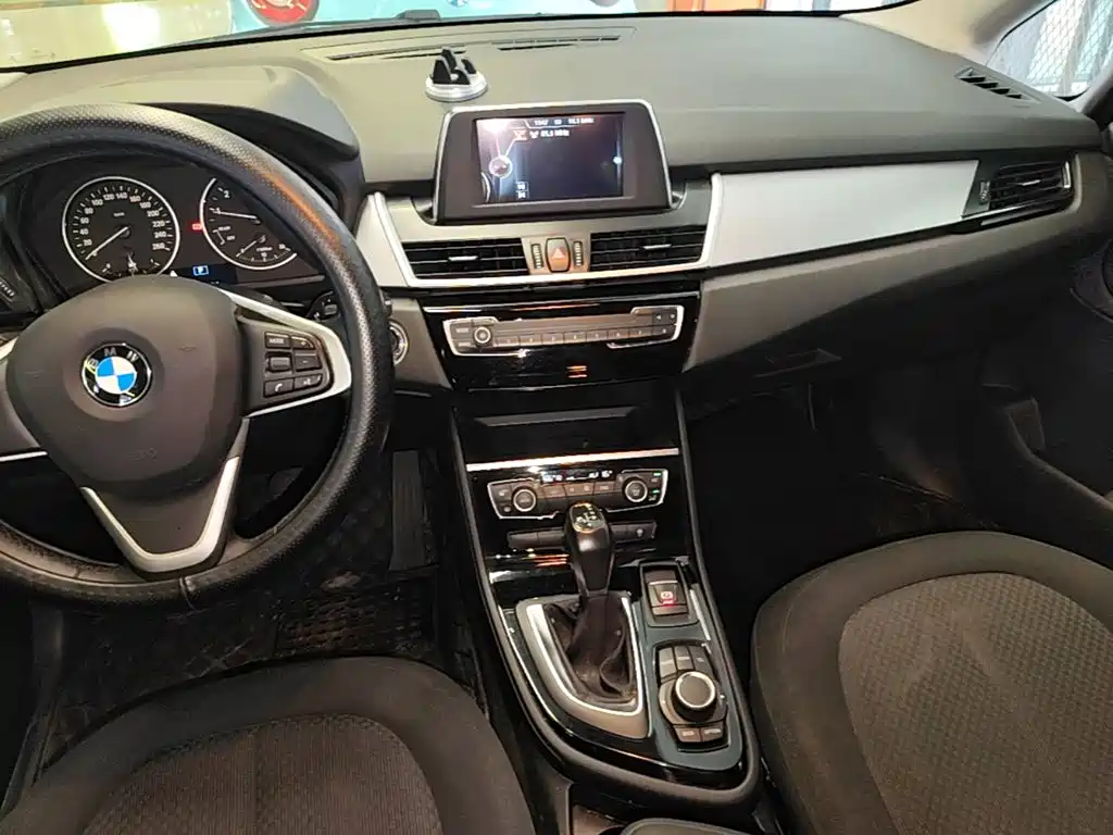 BMW 2 Series Gran Tourer 2017 — фото 14