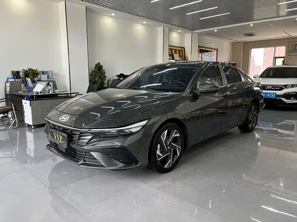 Hyundai Elantra 2024