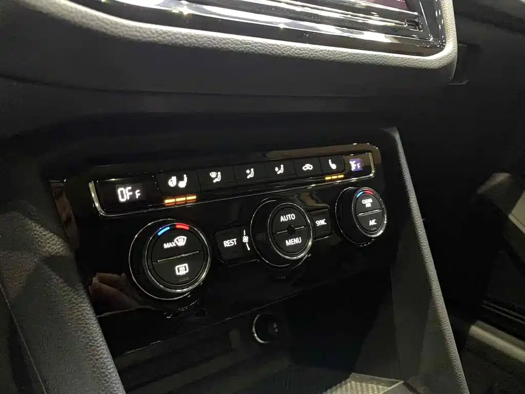 Volkswagen Tiguan L 2019 — фото 11