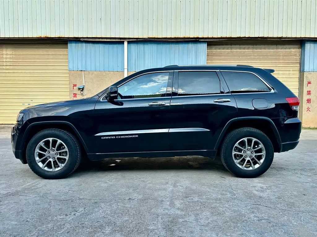 Jeep Grand Cherokee 2014 — фото 4