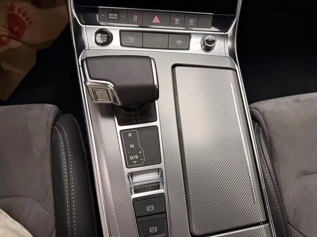 Audi A6L 2021 — фото 14
