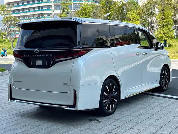 Toyota Vellfire 2024