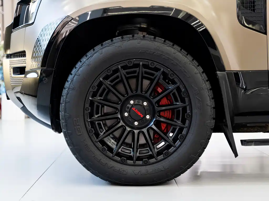Land Rover Defender 2022 — фото 17