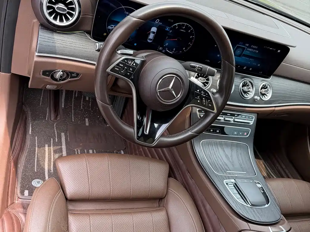Mercedes-Benz E-Class 2022