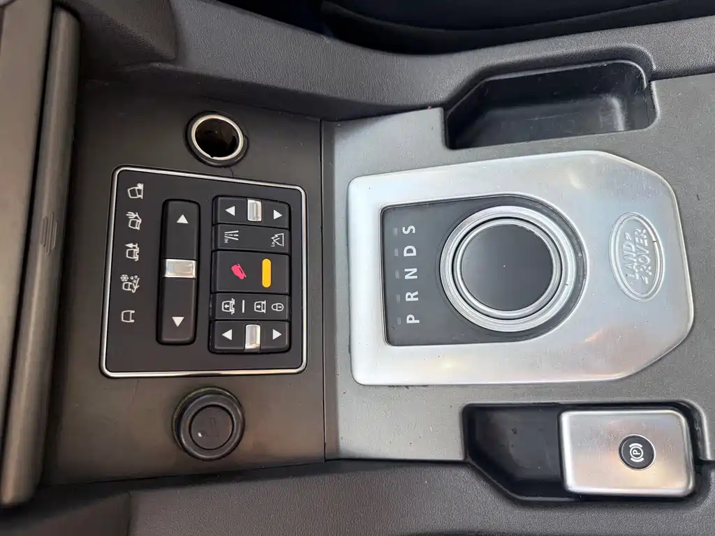 Land Rover Discovery 2014 — фото 25