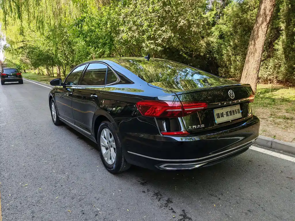 Volkswagen Passat 2020 — фото 13