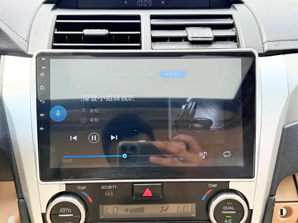 Toyota Camry 2013 — фото 20