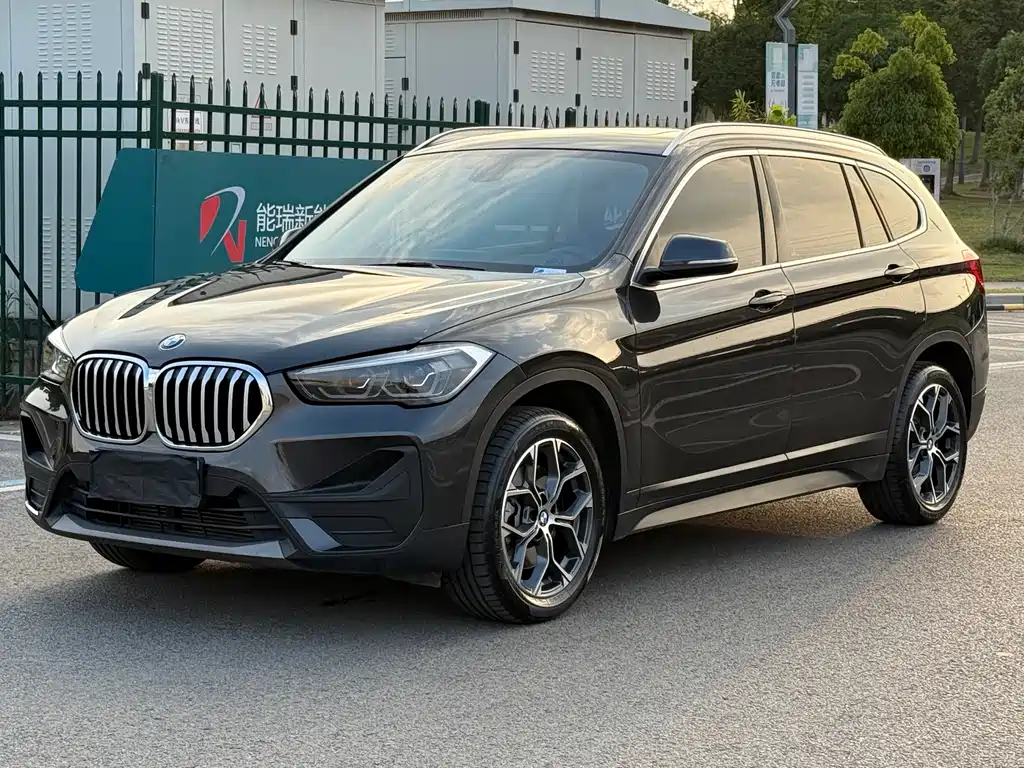BMW X1 2022 — фото 1