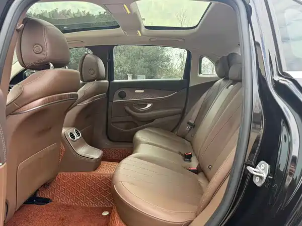Mercedes-Benz E-Class 2022
