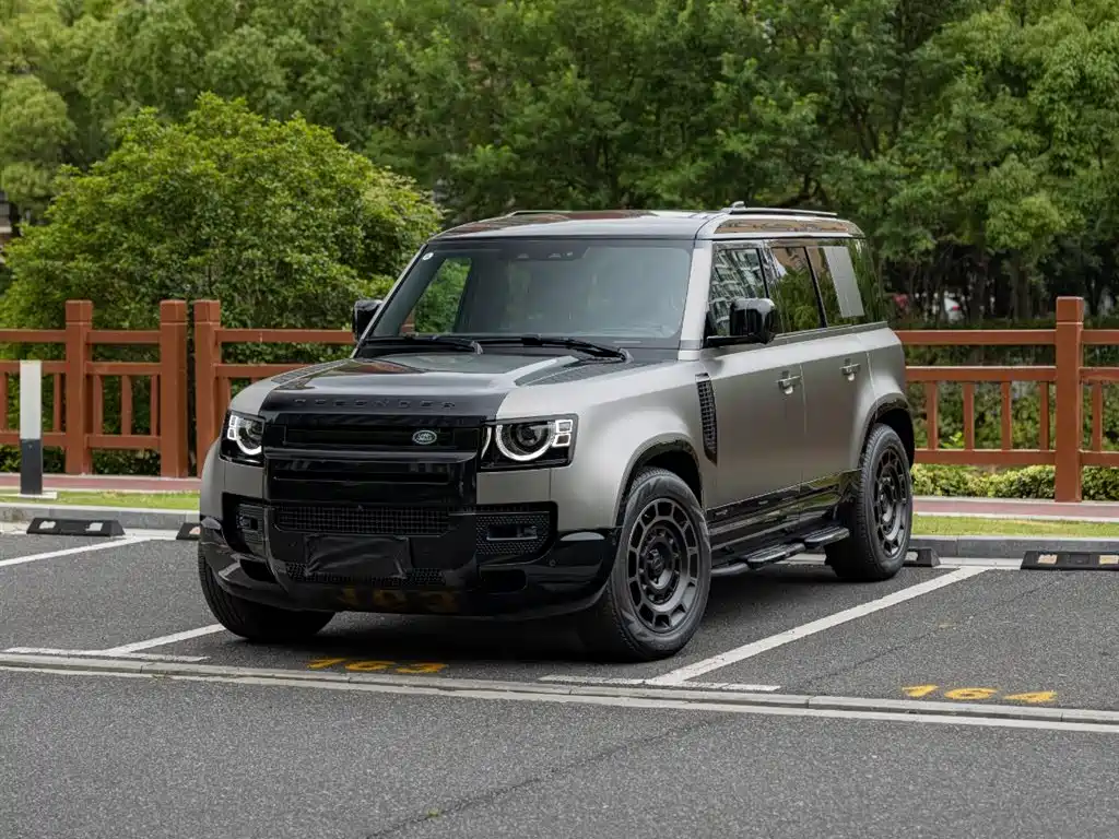 Land Rover Defender 2024 — фото 1