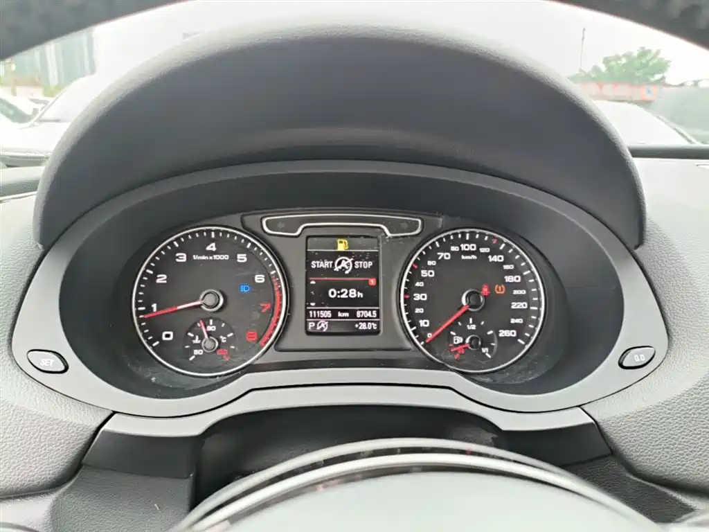 Audi Q3 2015 — фото 12