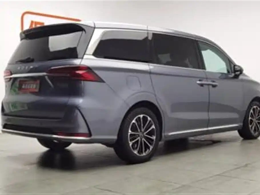 Roewe iMAX8 2023