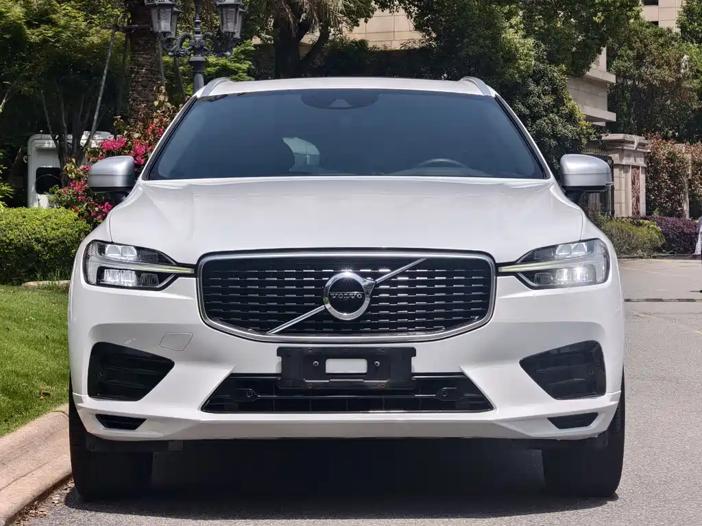 Volvo XC60 2019 — фото 2