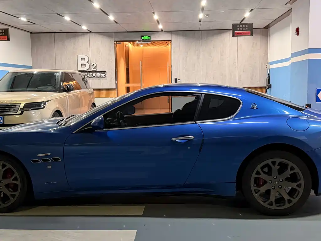 Maserati GranTurismo 2018 — фото 10
