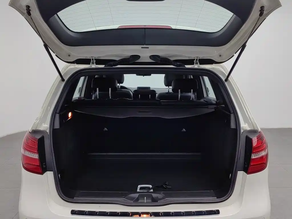 Mercedes-Benz B-Class 2016 — фото 16