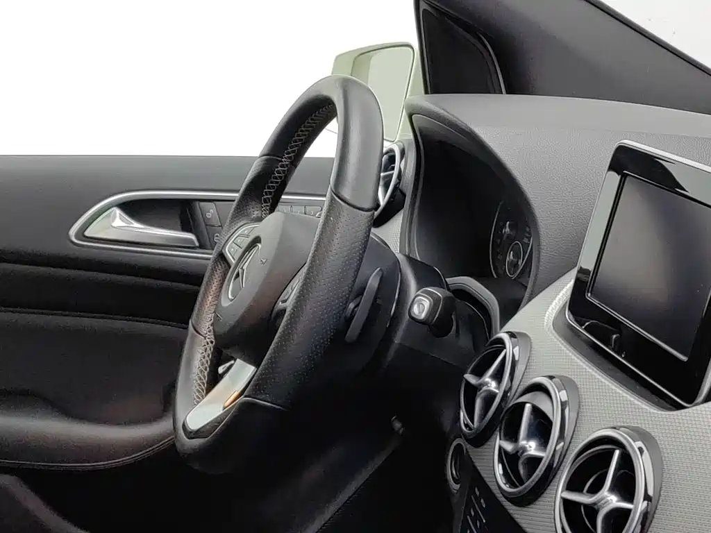 Mercedes-Benz B-Class 2016 — фото 22